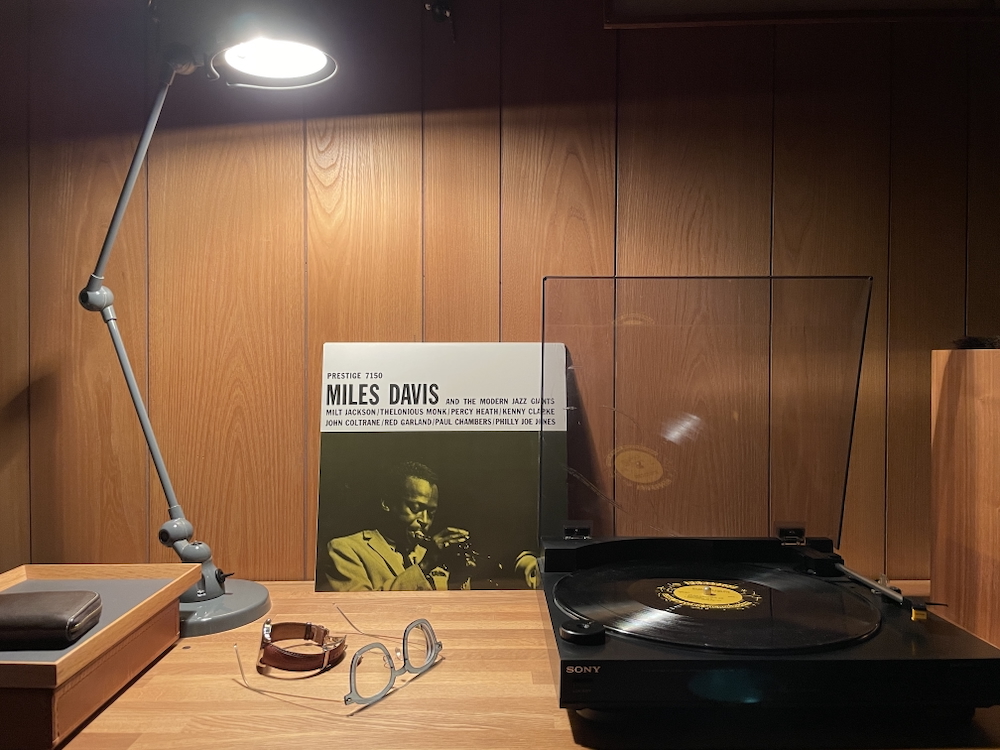 レコードとレコードプレーヤー